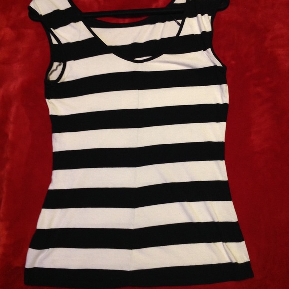 Top - Picture 2 of 2